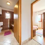 With Terrace And Private Parking Апартаменты Rasopasno