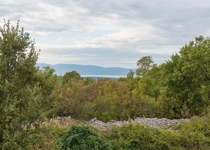 With Terrace And Private Parking Appartamento Rasopasno