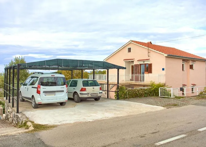 With Terrace And Private Parking Appartamento *