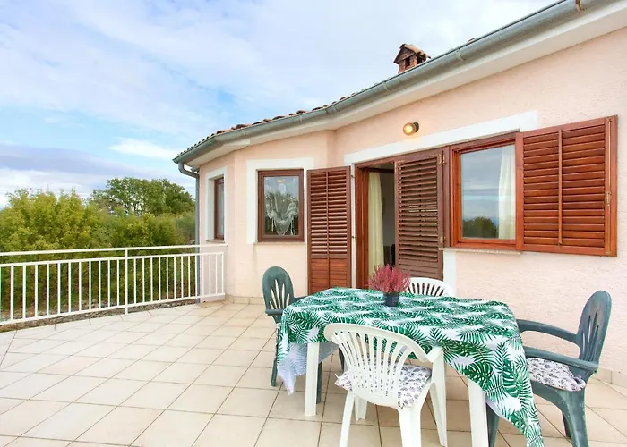 Appartamento With Terrace And Private Parking Rasopasno
