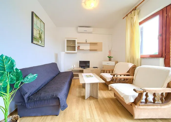 With Terrace And Private Parking Rasopasno