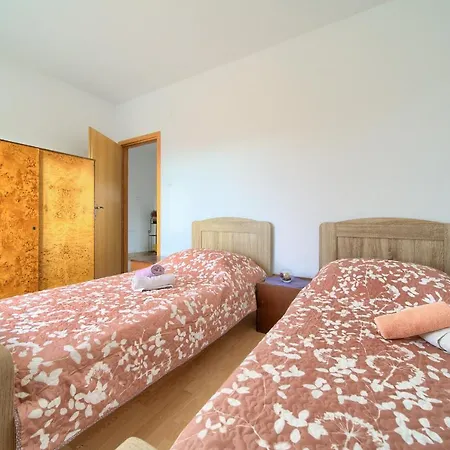 Apartment With Terrace And Private Parking