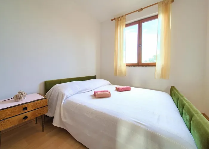 Apartman With Terrace And Private Parking Rasopasno