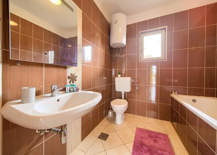 With Terrace And Private Parking * Rasopasno