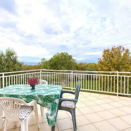 With Terrace And Private Parking Rasopasno