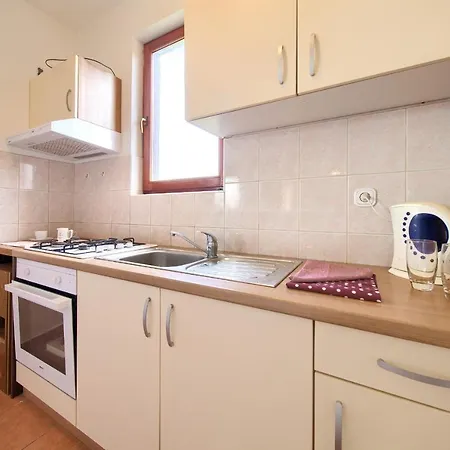 With Terrace And Private Parking Rasopasno
